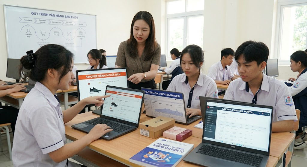 Học Cao đẳng Thương mại điện tử ở đâu? Cách chọn trường phù hợp năm 2026