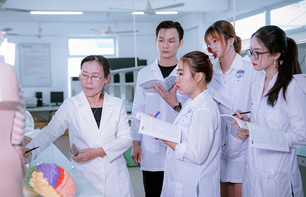Ngành điều dưỡng là gì? Vì sao ngày càng hot?