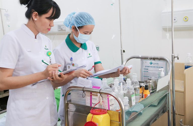 Dược sĩ tại bệnh viện